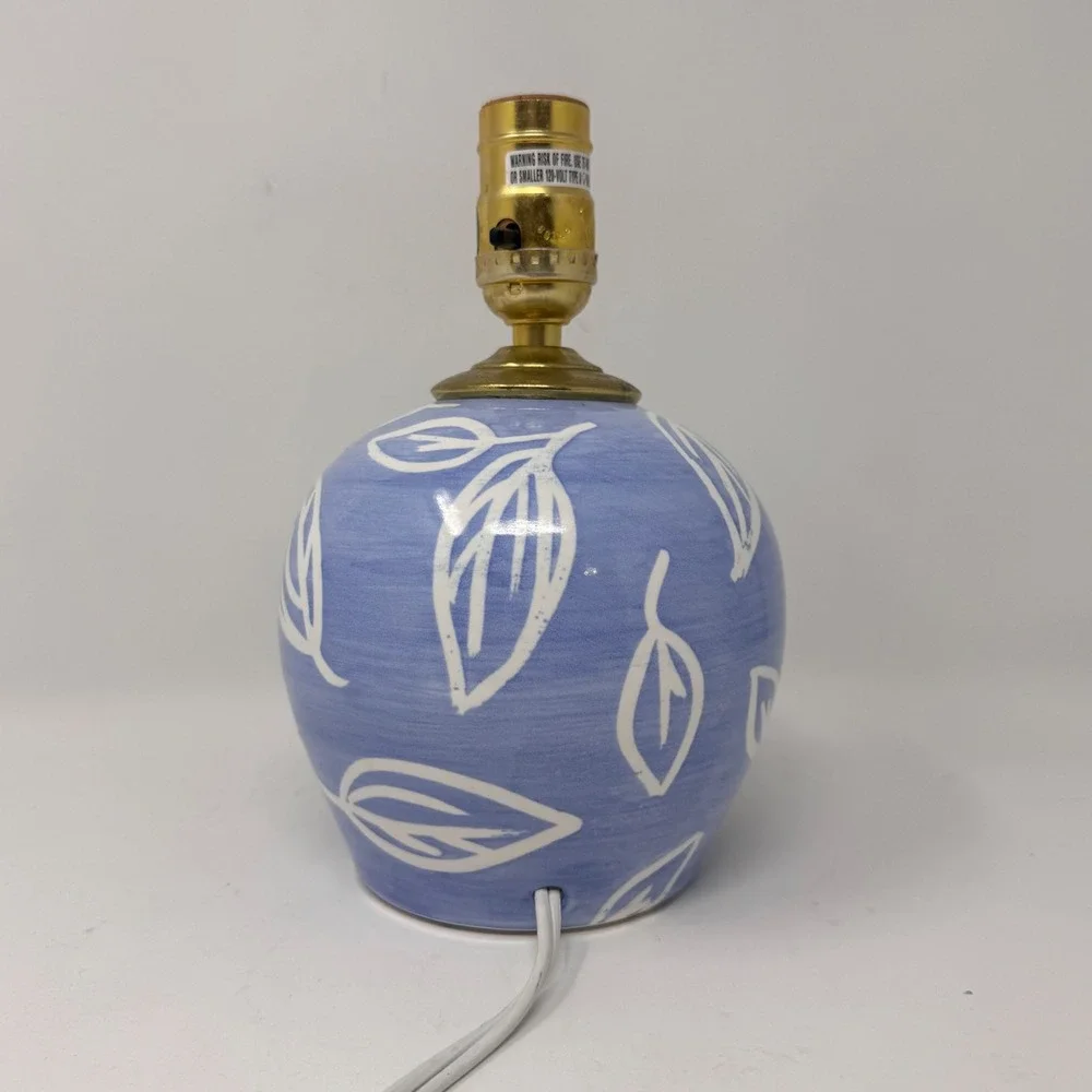 Blue & White Ceramic Table Lamp Leaf Pattern 9